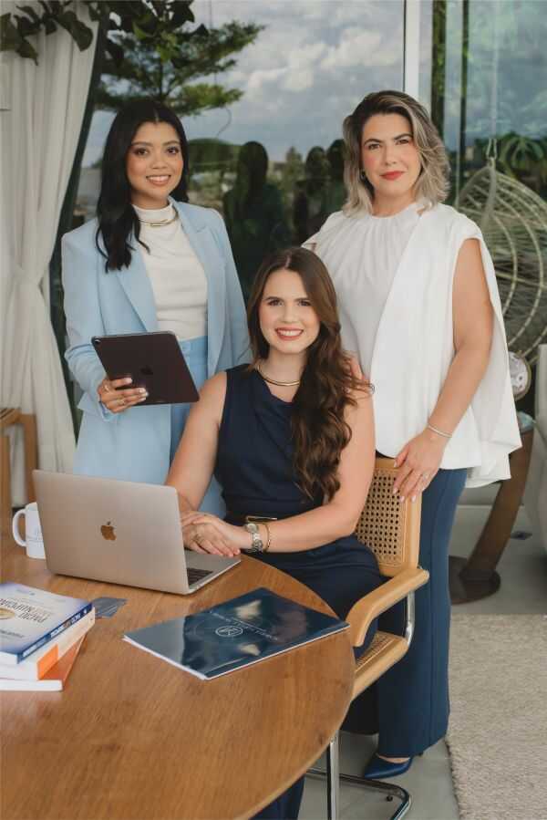 Equipe de advogadas escritório Almeida Lopes e Moreira Equipe de advogadas escritório Almeida Lopes e Moreira